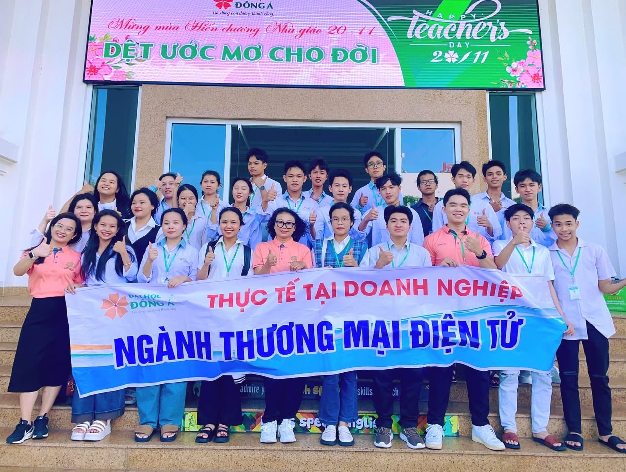 lý do chọn ngành thương mại điện tử đại học đông á